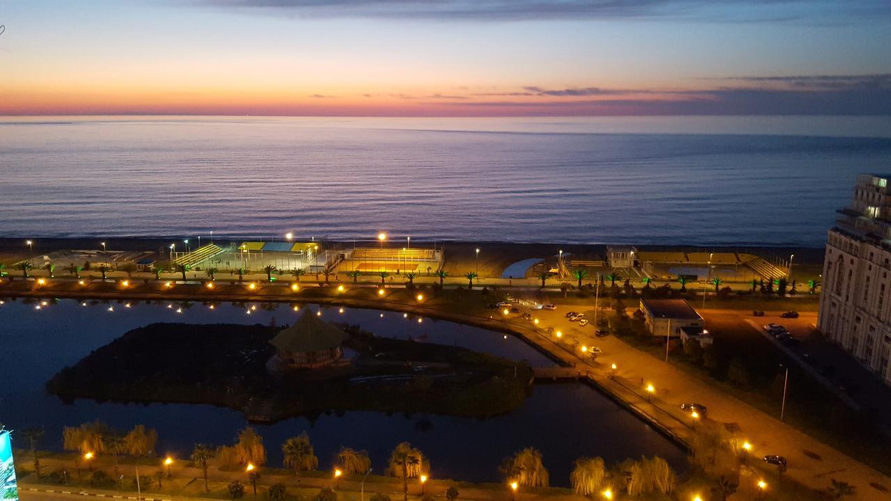 Roini Apartment Batumi Exterior foto